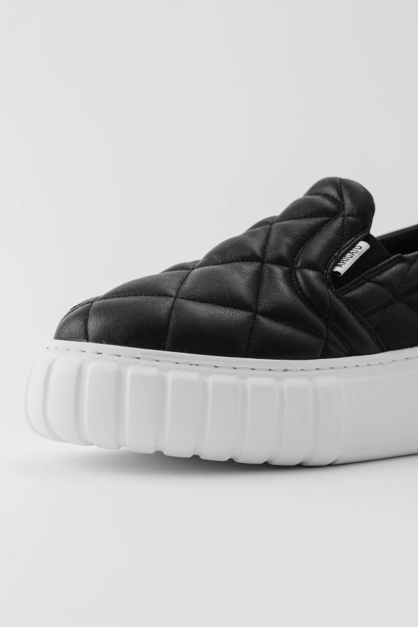 Axel Arigato Haze Slip På Svart