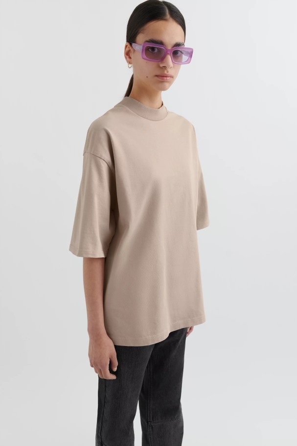 Formel Oversized T-skjorte Lys Taupe Axel Arigato