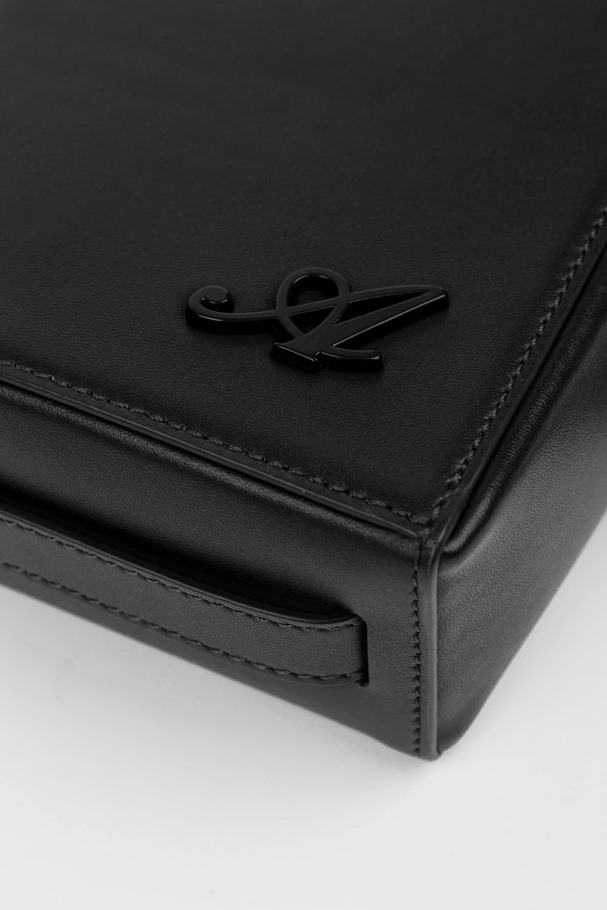 Kubisk Skinnveske Svart Axel Arigato