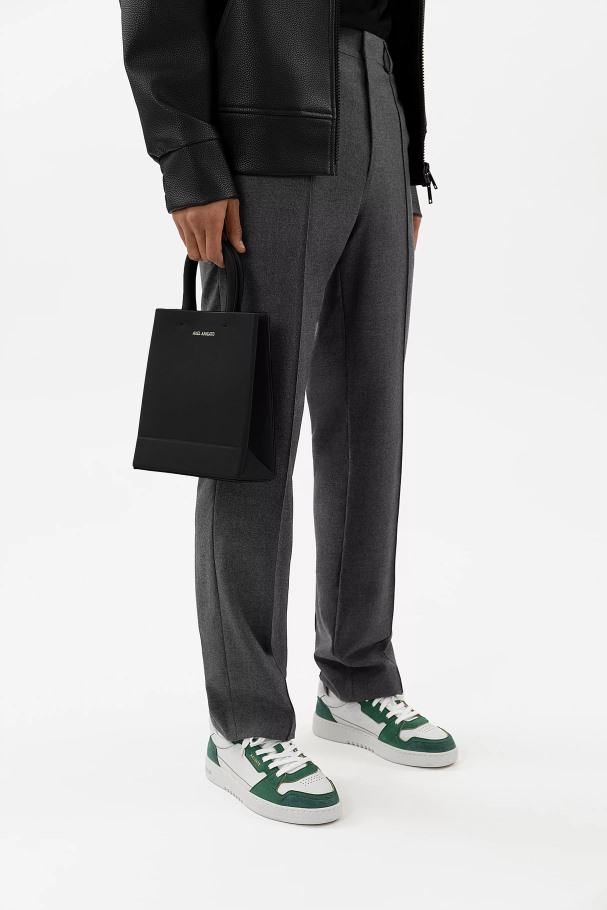 Handlepose Mini Svart Axel Arigato