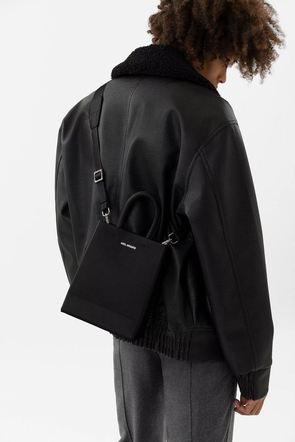 Handlepose Mini Svart Axel Arigato