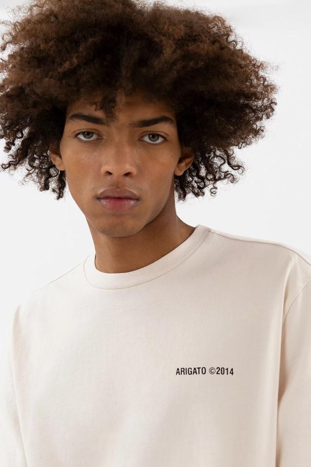 Axel Arigato Blek Beige Monogram T-skjorte