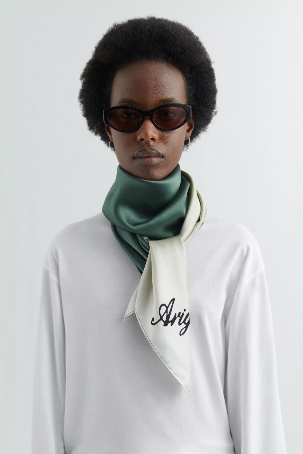 Prisme Silke Skjerf Belgisk Blokk Mørkegrønn Axel Arigato