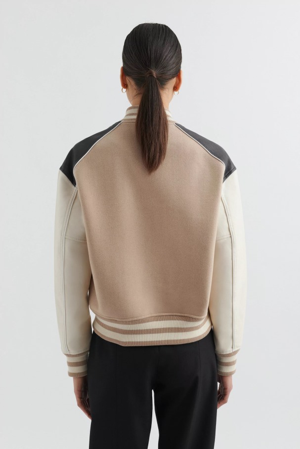 Eføy Varsity Jakke Blek Beige Svart Axel Arigato