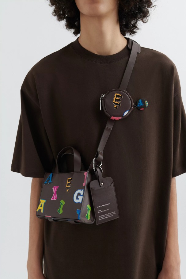 Egenskap Monogram Skinnveske Mørkebrun Axel Arigato