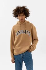 College Logo Hettegenser Axel Arigato Camel