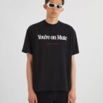Stum T-skjorte Svart Axel Arigato